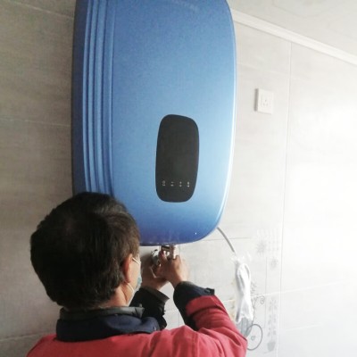 Cenário de instalação de aquecedor de água instantâneo